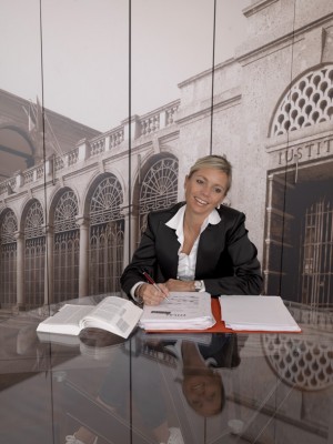 Avv. Anna Maria Colzani